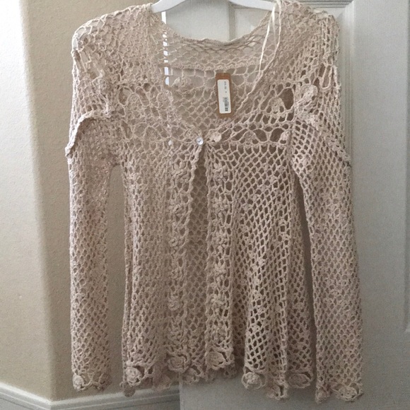 Lacey cover up - Picture 1 of 3